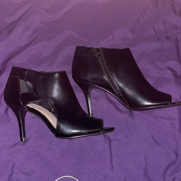 Nine West open toe bootie heels - Picture 2 of 4